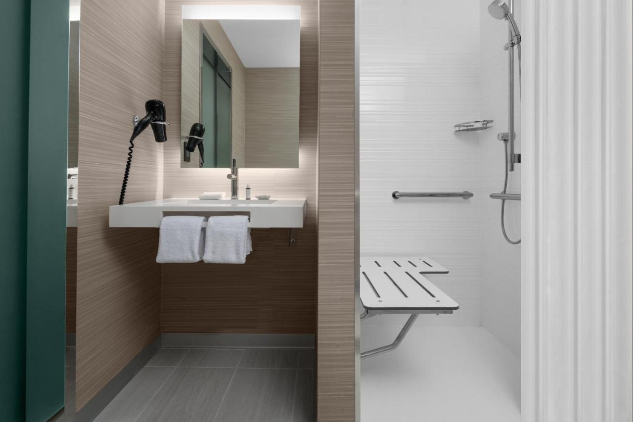 Ac Hotel By Marriott Miami Brickell Exterior photo